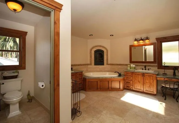 Mandina's Cabinets project photo